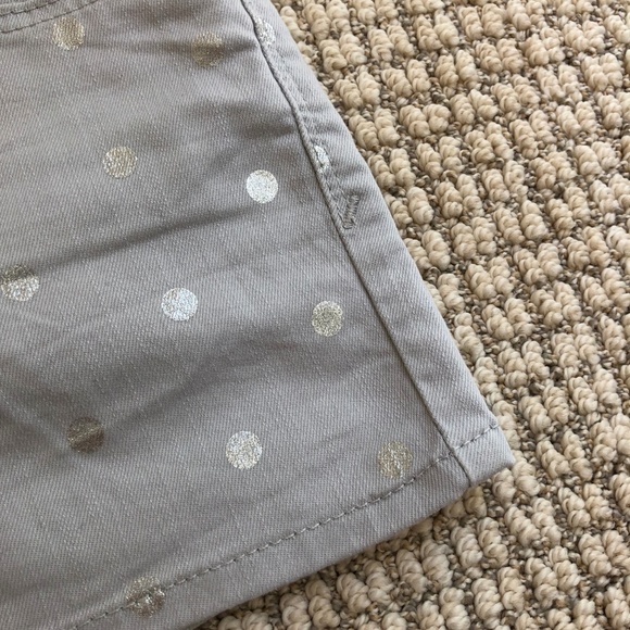 Like new! Girls' Gap gray/silver polkadot shorts - Picture 3 of 4